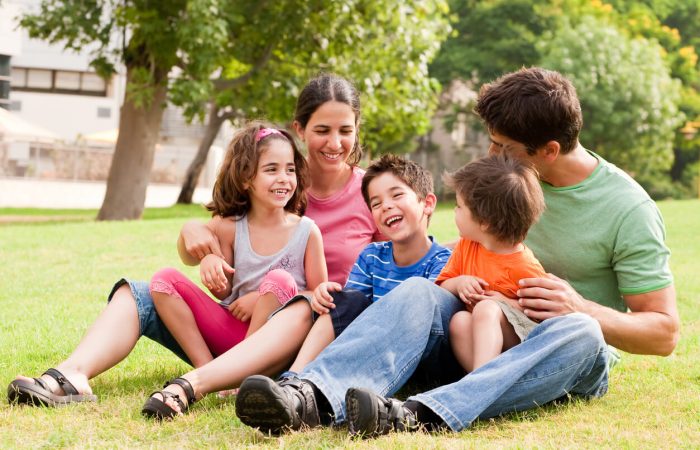 Familias extranjeras con seguro médico Adeslas